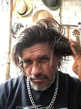 Snapshot of kvr27 chatting on 10.24.25 kvr27 online show from 10.24.25