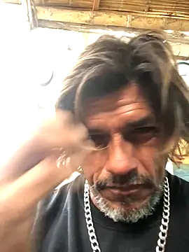 Snapshot of kvr27 chatting on 10.27.25 kvr27 online show from 10.27.25