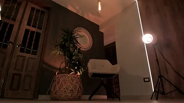 AmyArmstrong online show from 01.10.25