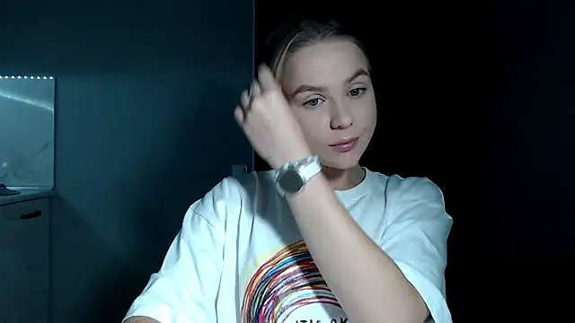 Snapshot of Sunbeam_ chatting on 10.19.25 Sunbeam online show from 10.19.25