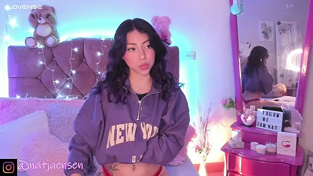 Snapshot of natalie_jaensen chatting on 12.12.24 natalie jaensen online show from 12.12.24