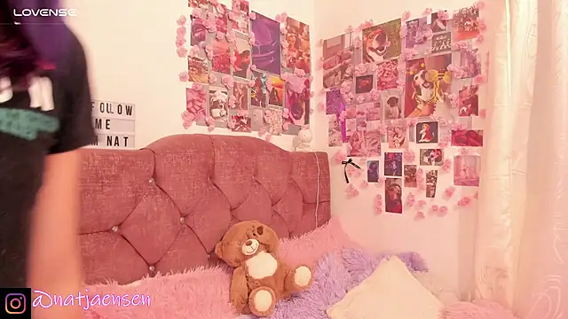 Snapshot of natalie_jaensen chatting on 12.28.24 natalie jaensen online show from 12.28.24