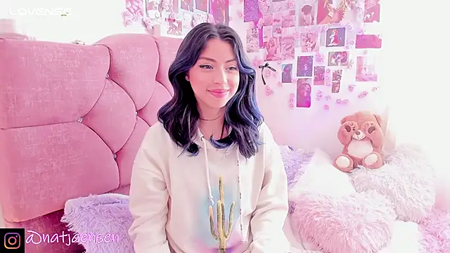 Snapshot of natalie_jaensen chatting on 02.14.25 natalie jaensen online show from 02.14.25