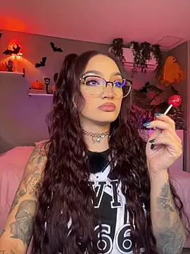 DaniDusan  online show from 10.28.25