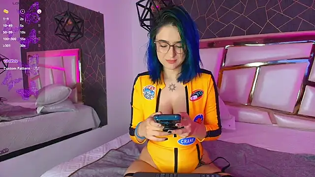 Annie Swan online show from 02.28.25