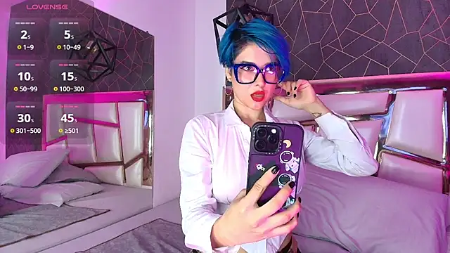 Annie Swan online show from 10.20.25