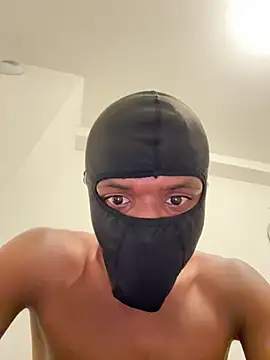 Snapshot of whose17 chatting on 10.14.25 whose17 online show from 10.14.25