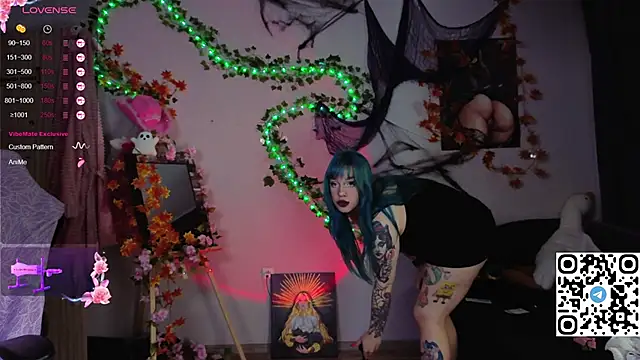 Snapshot of Silvia_Santorskii chatting on 10.20.25 Silvia Santorskii online show from 10.20.25