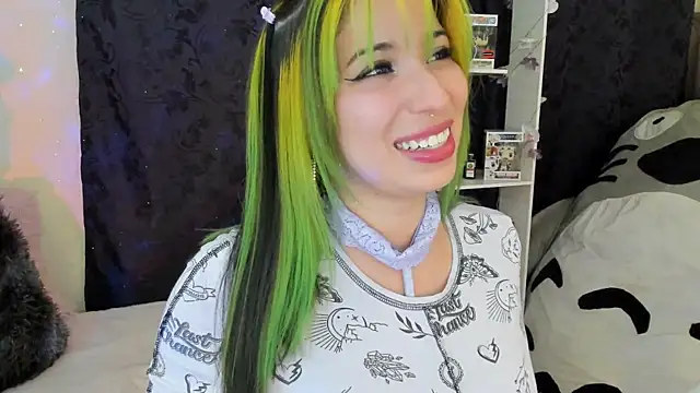 Laughing Naty online show from 02.18.25