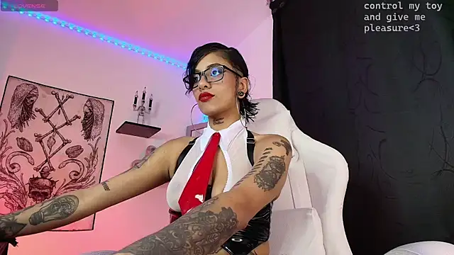 Snapshot of luci_fer_devil chatting on 11.14.25 luci fer devil online show from 11.14.25