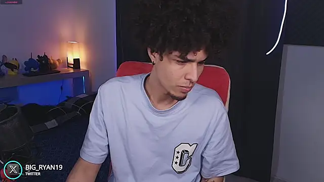 Snapshot of bigryann23 chatting on 10.12.25 bigryann23 online show from 10.12.25