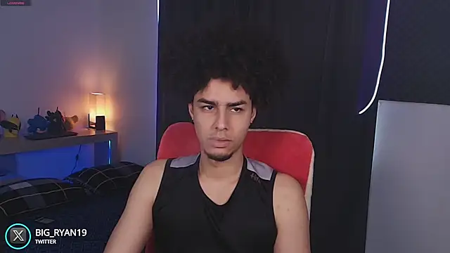 Snapshot of bigryann23 chatting on 10.12.25 bigryann23 online show from 10.12.25